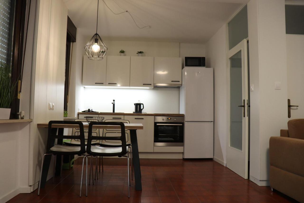 Apartments Zvezdica*** With Garden 잠브라티야 외부 사진