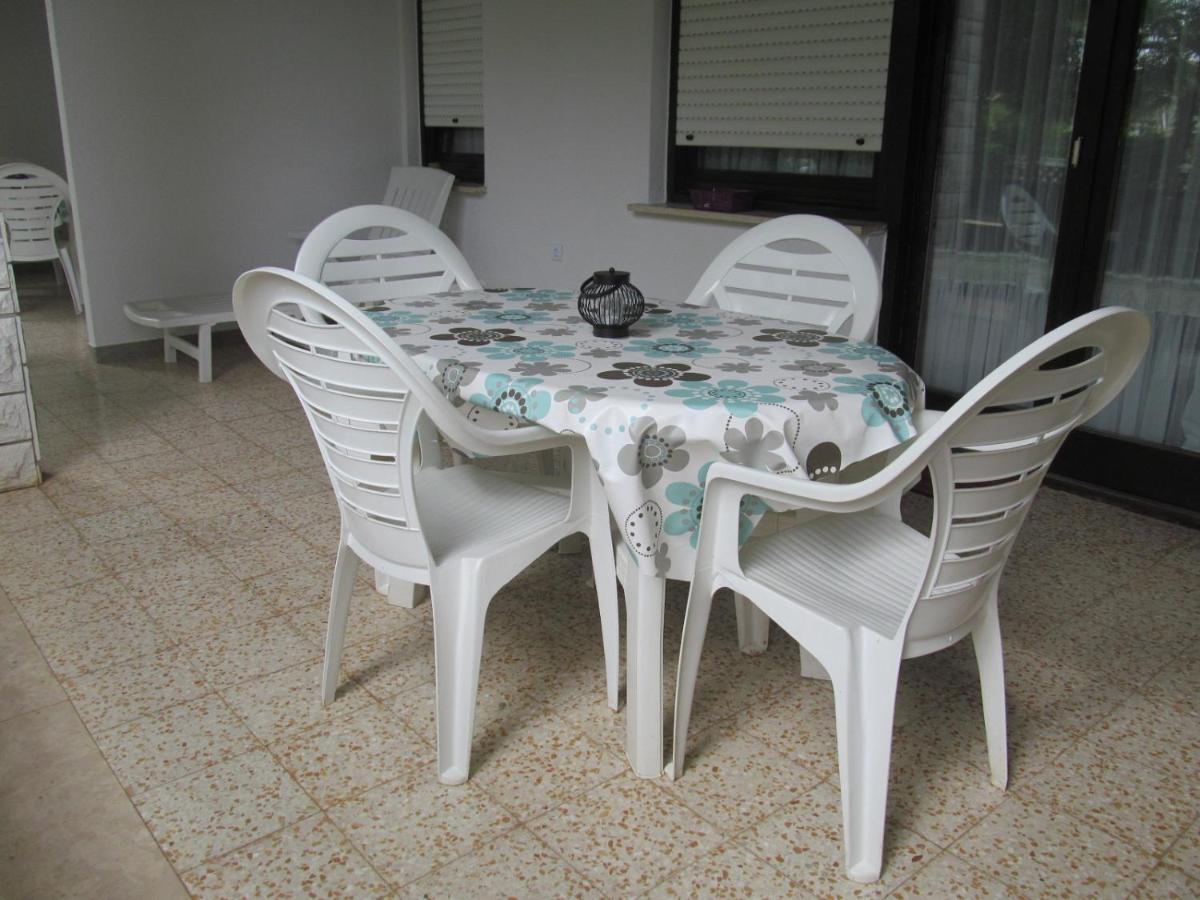 Apartments Zvezdica*** With Garden 잠브라티야 외부 사진