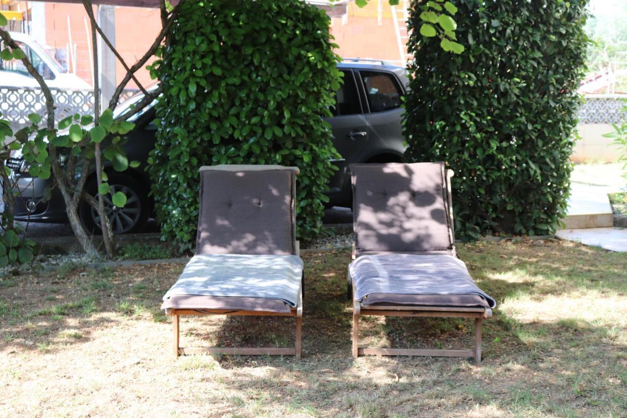 Apartments Zvezdica*** With Garden 잠브라티야 외부 사진