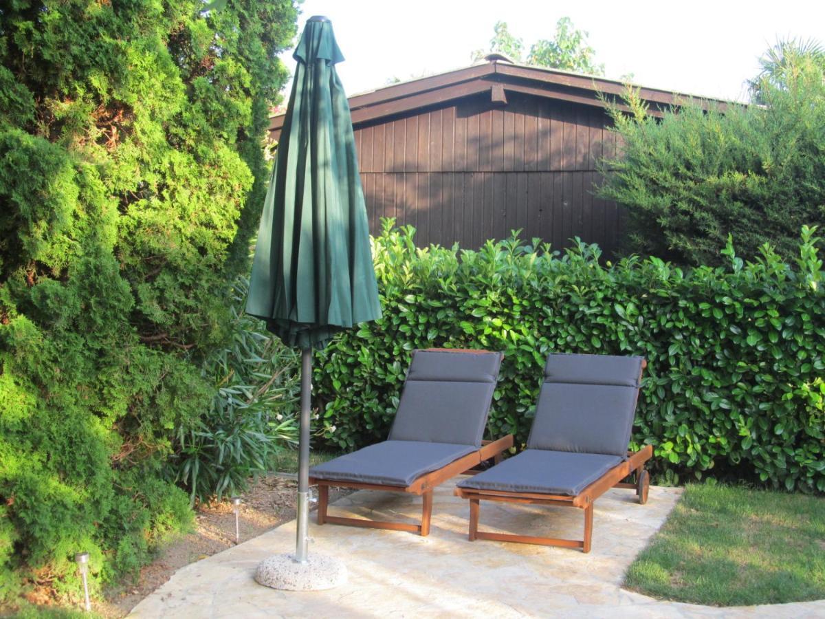 Apartments Zvezdica*** With Garden 잠브라티야 외부 사진