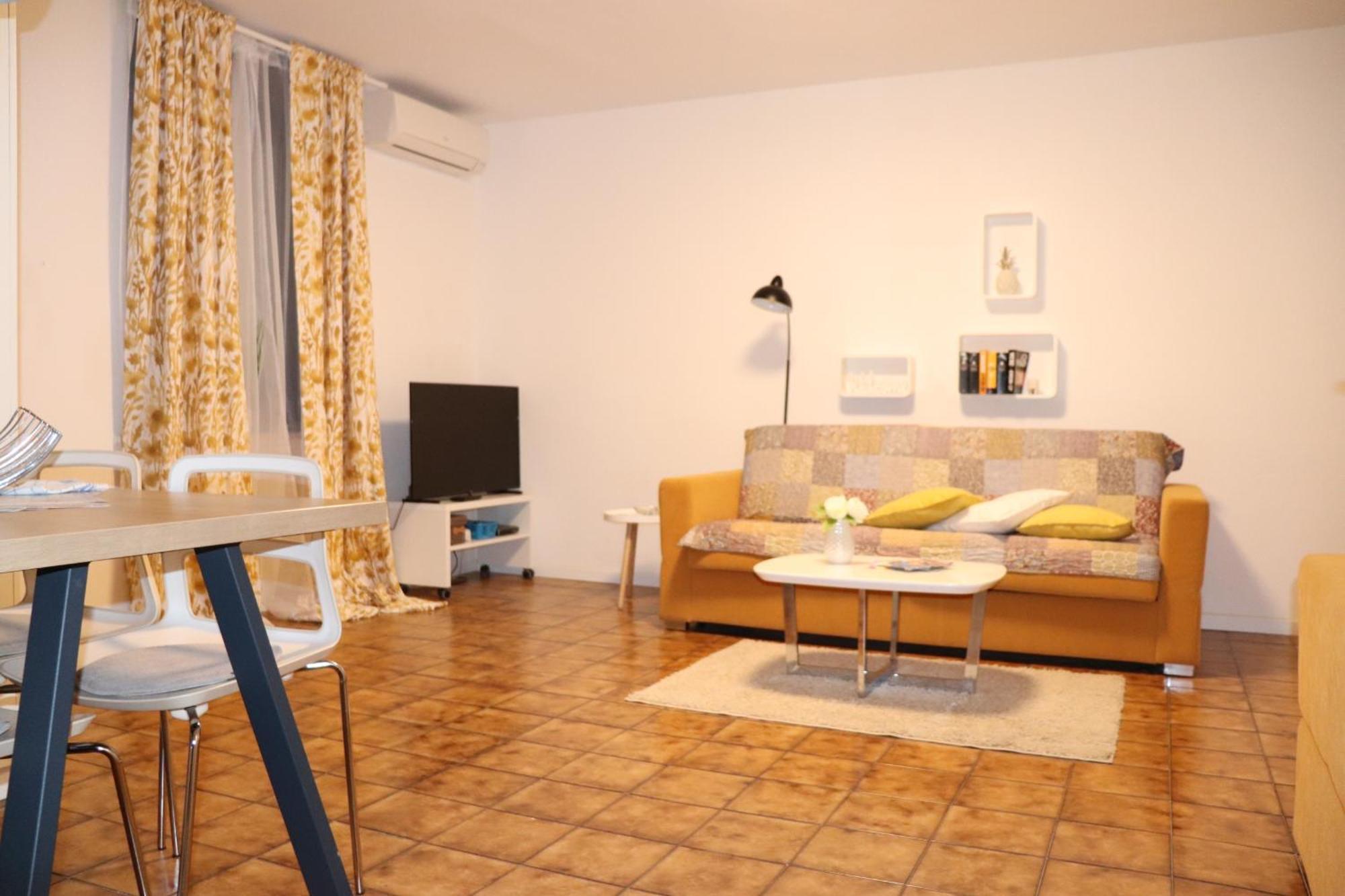Apartments Zvezdica*** With Garden 잠브라티야 외부 사진
